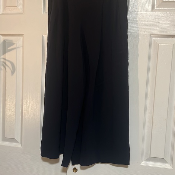 Club Monaco Pleated Wide Leg Cropped Pants - Picture 4 of 8